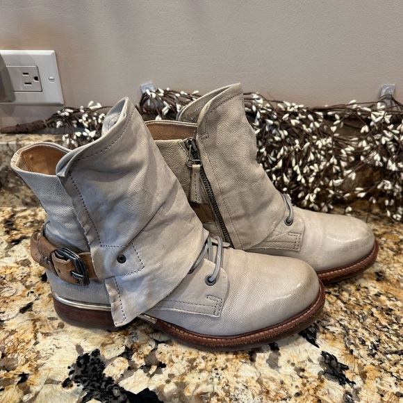 AS98 Cream/Beige boot 39 - Picture 1 of 10